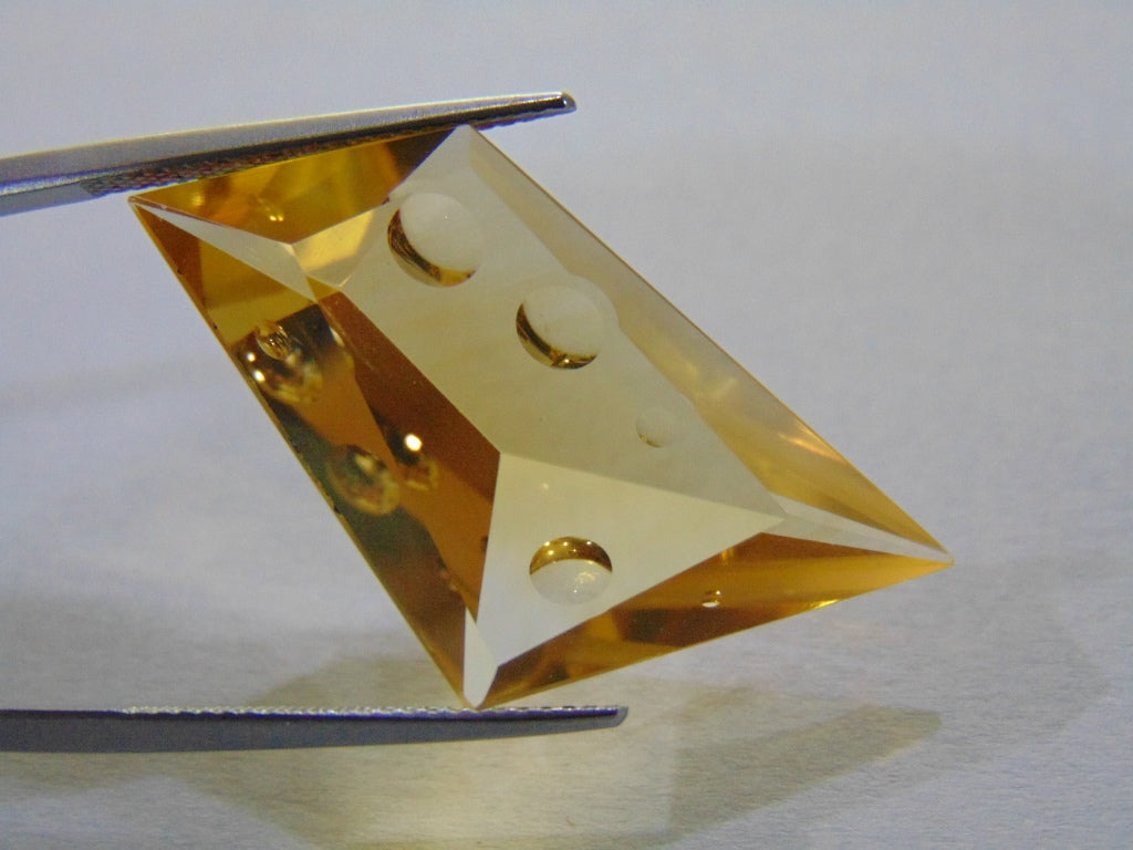 19.90ct Citrine With Bubbles 36x16mm