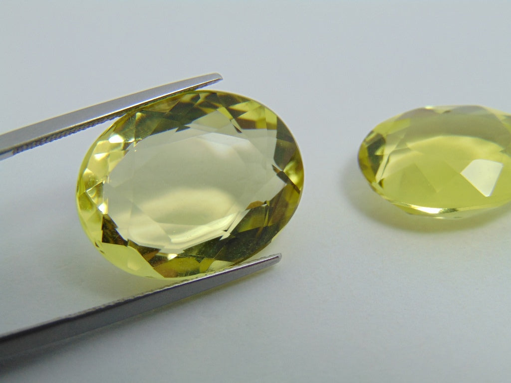 Quartzo de 30,20 cts (ouro verde)