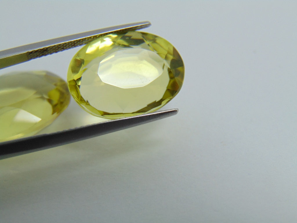 Quartzo de 30,20 cts (ouro verde)