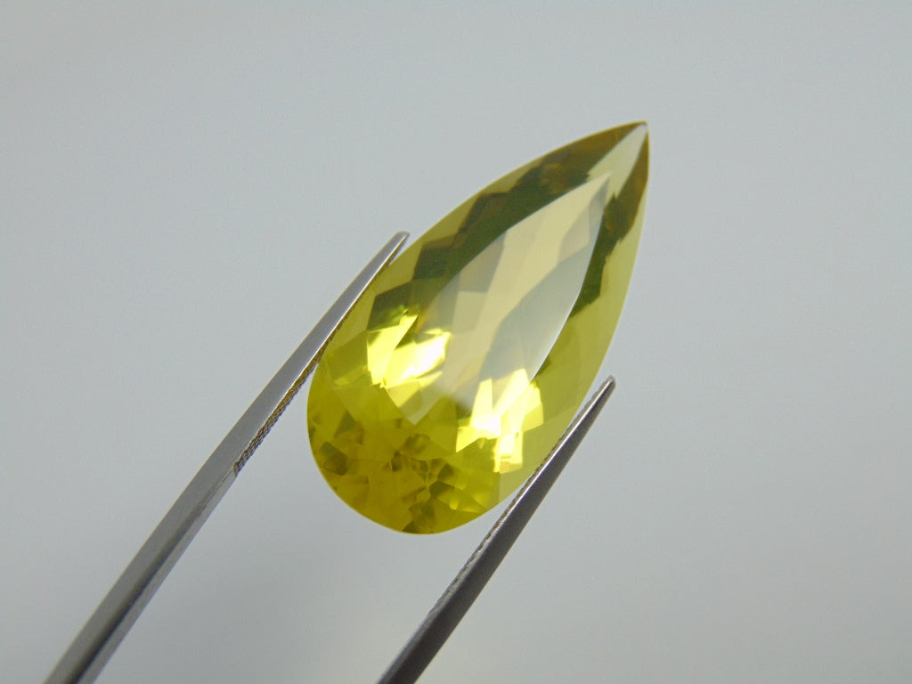 Quartzo de 27,40 cts (ouro verde)