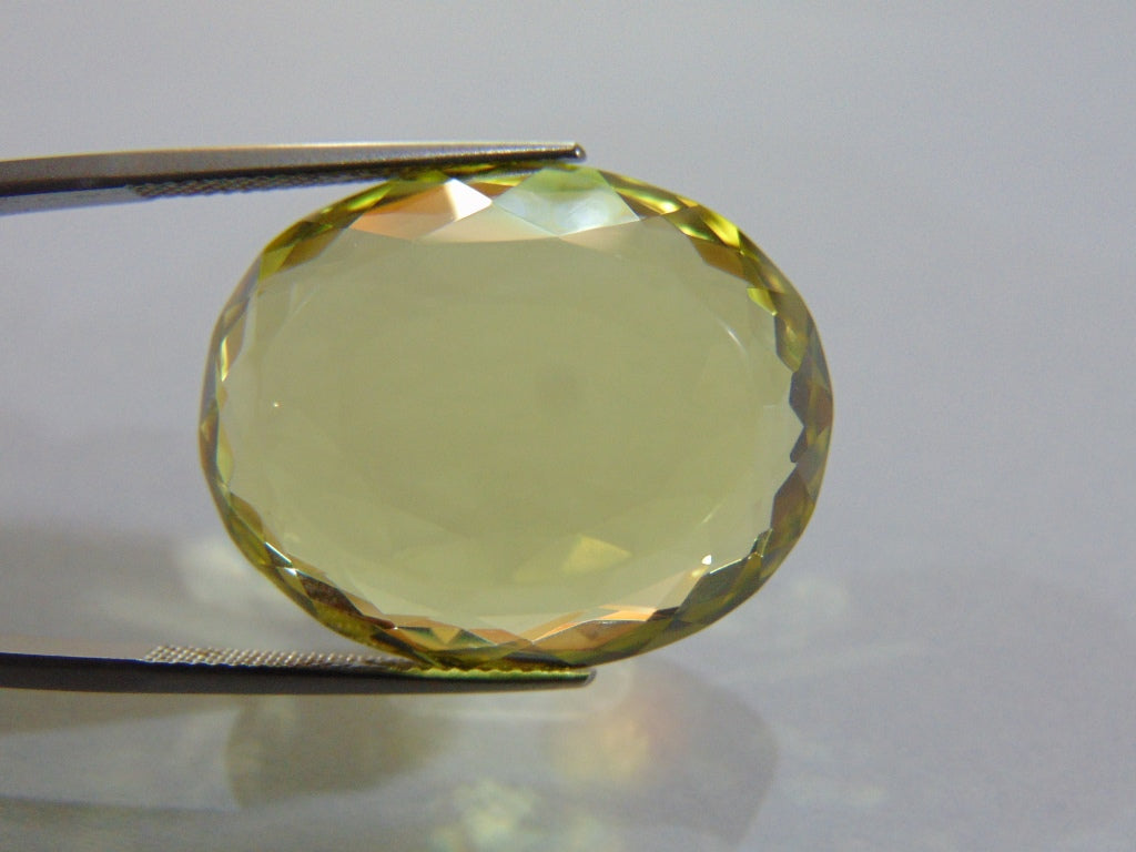 Ouro verde 49 quilates 27 x 22 mm