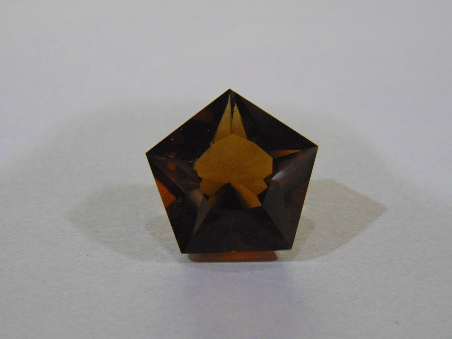 Estrela de quartzo 17,60 quilates (esfumado)