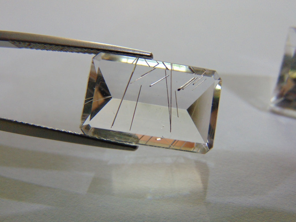 Inclusão de quartzo de 27,80 ct