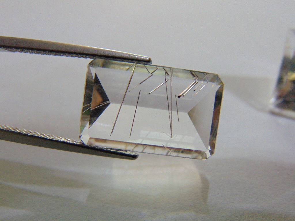 Inclusão de quartzo de 27,80 ct