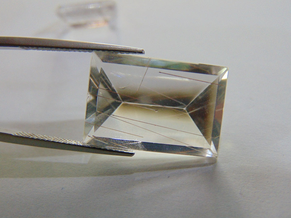 Inclusão de quartzo de 27,80 ct