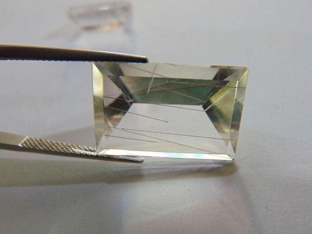 Inclusão de quartzo de 27,80 ct