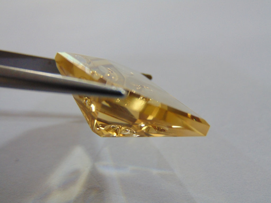 24.50ct Citrine With Bubbles 24x22mm