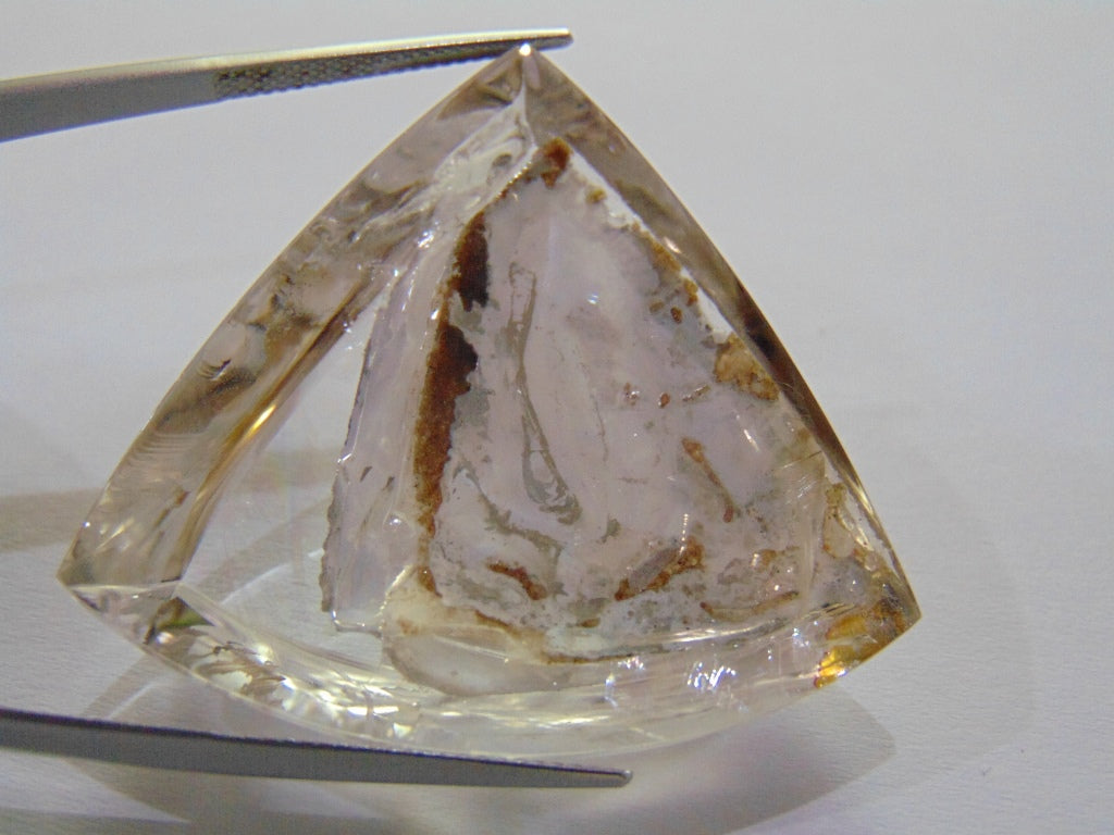 Inclusão de quartzo 93,50 ct 38 x 42 mm