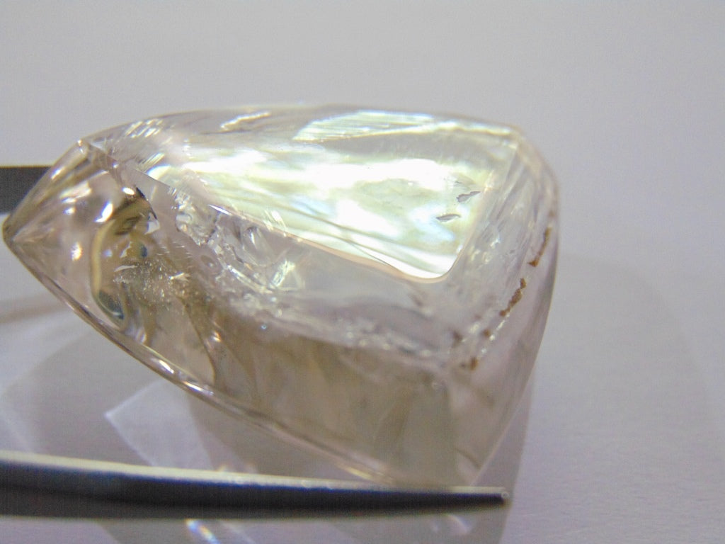 Inclusão de quartzo 93,50 ct 38 x 42 mm