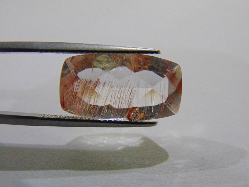 13.20ct Topaz With Needle 20x11