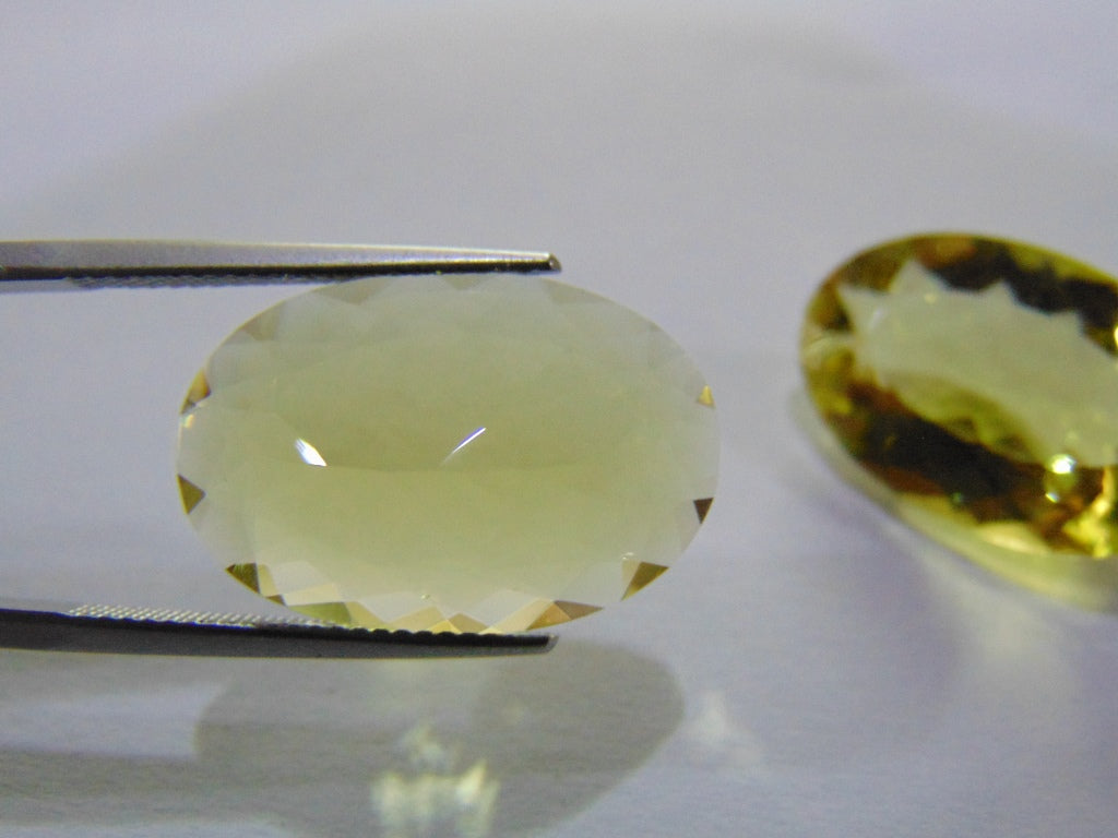 28.20ct Quartz Green Gold