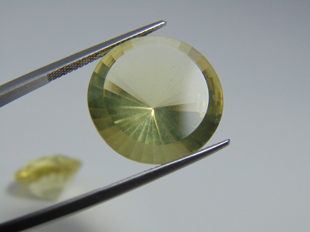 27.60cts Quartz (Green Gold)