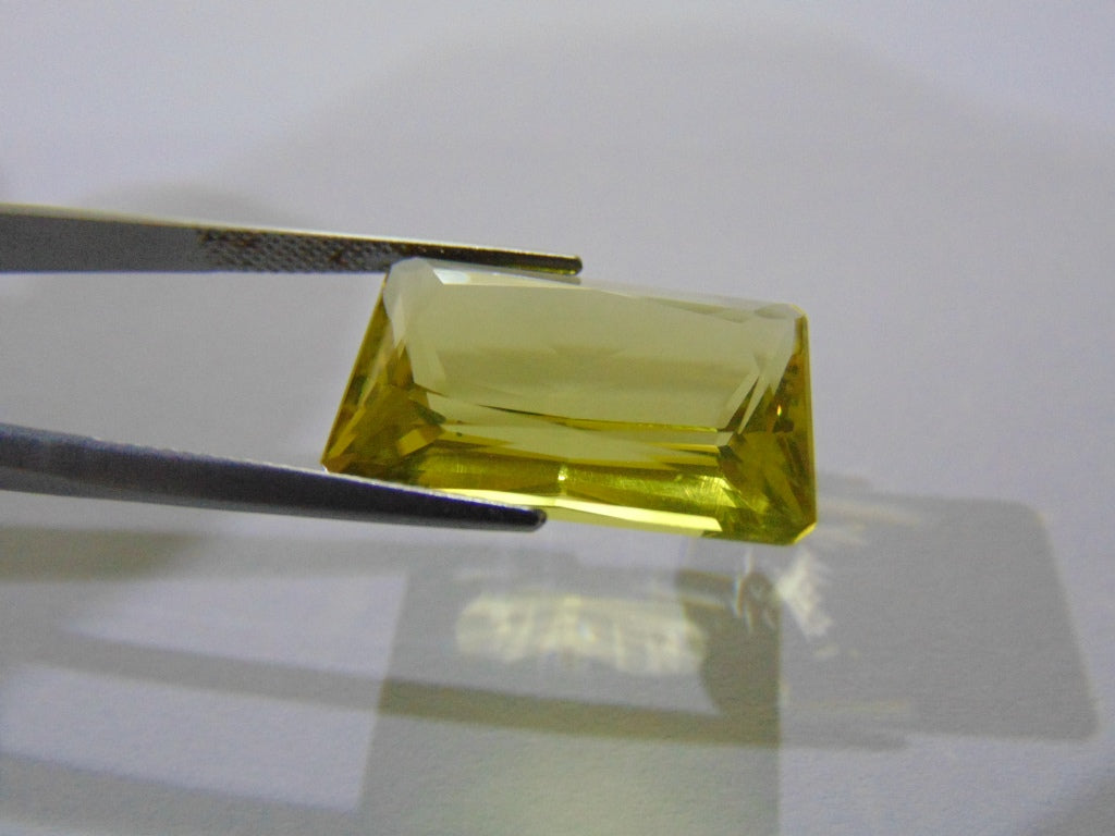 16.80ct Quartz (Green Gold)