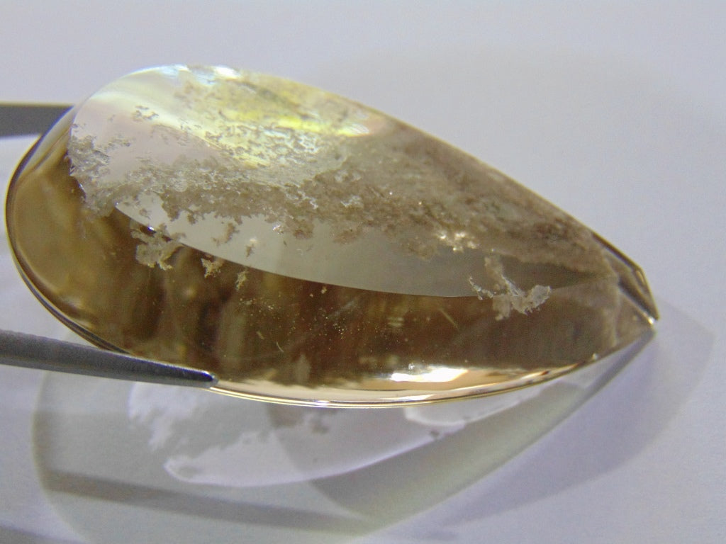 Inclusão de quartzo 139,80ct 55x33mm