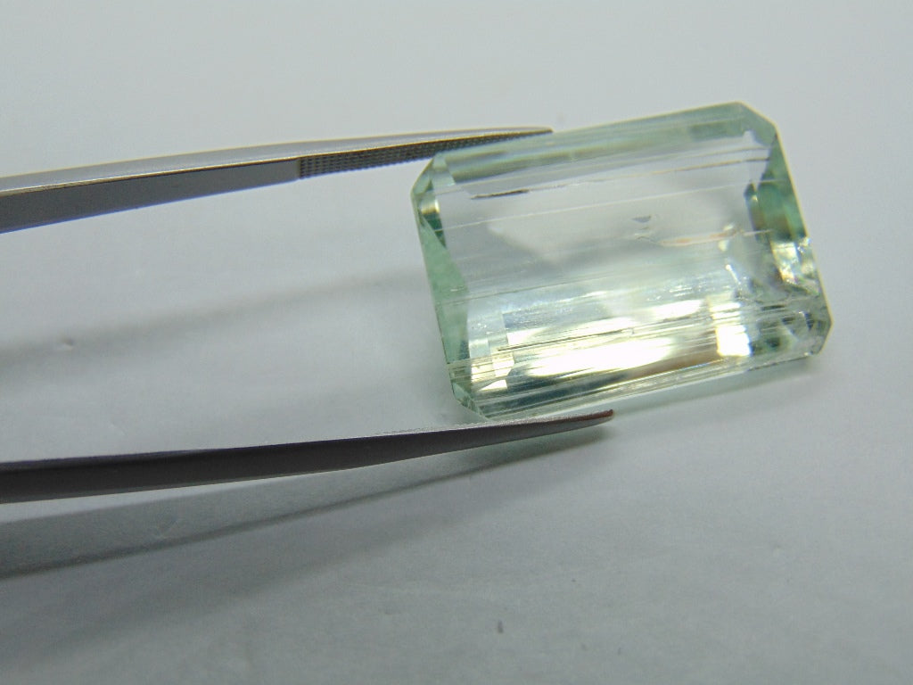 Aquamarine 40,50 ct com agulha 27x19mm