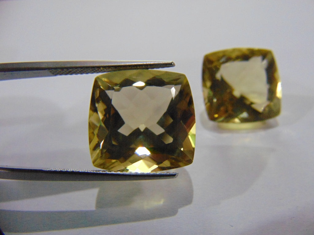 34.60ct Green Gold Pair 16mm