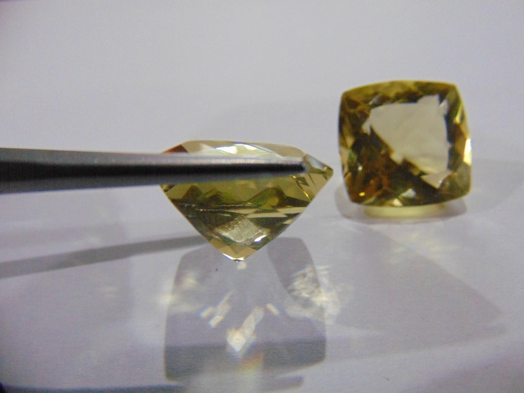 34.60ct Green Gold Pair 16mm