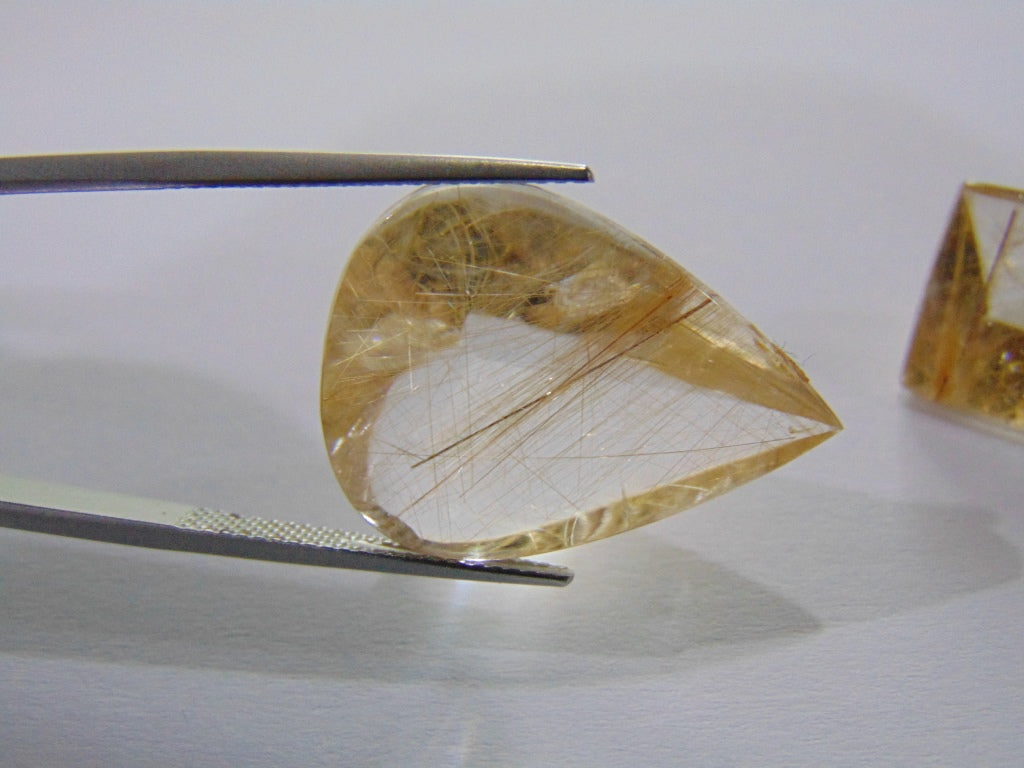 29.50ct Quartz with Rutile