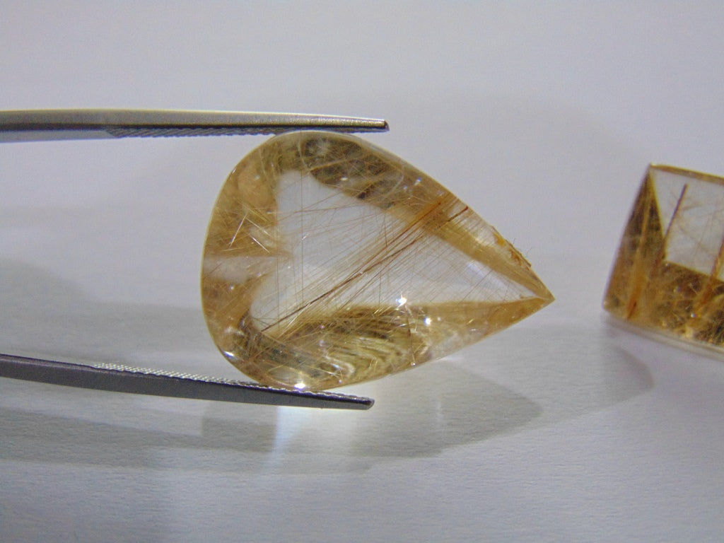 29.50ct Quartz with Rutile