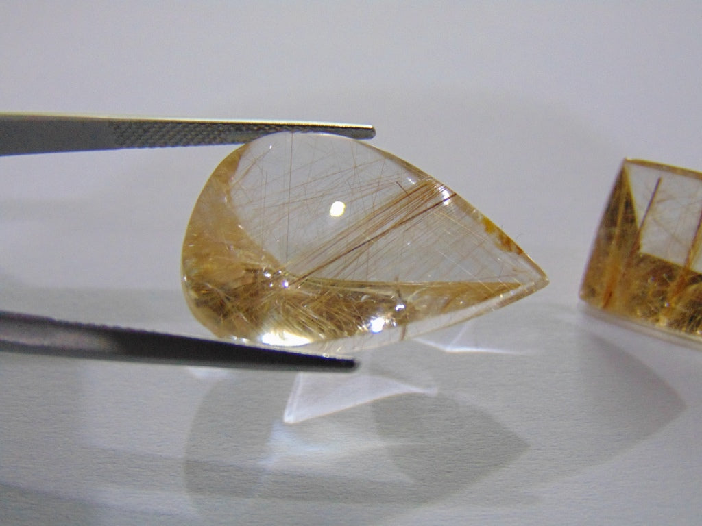 29.50ct Quartz with Rutile