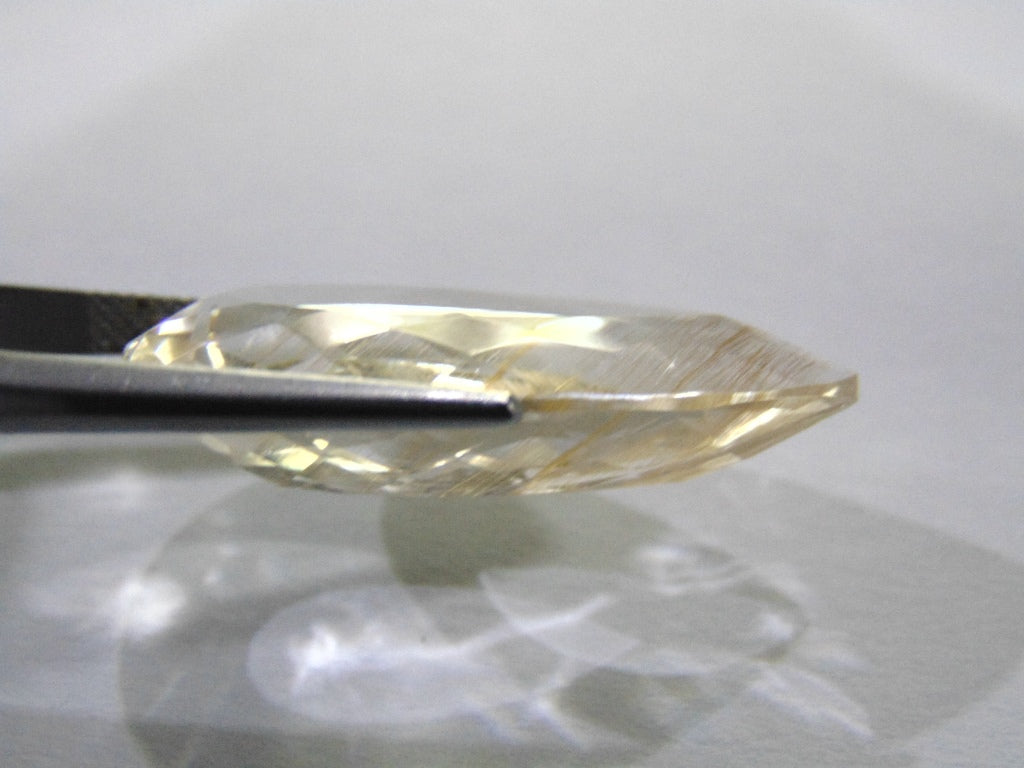 36ct Topaz (With Needle)