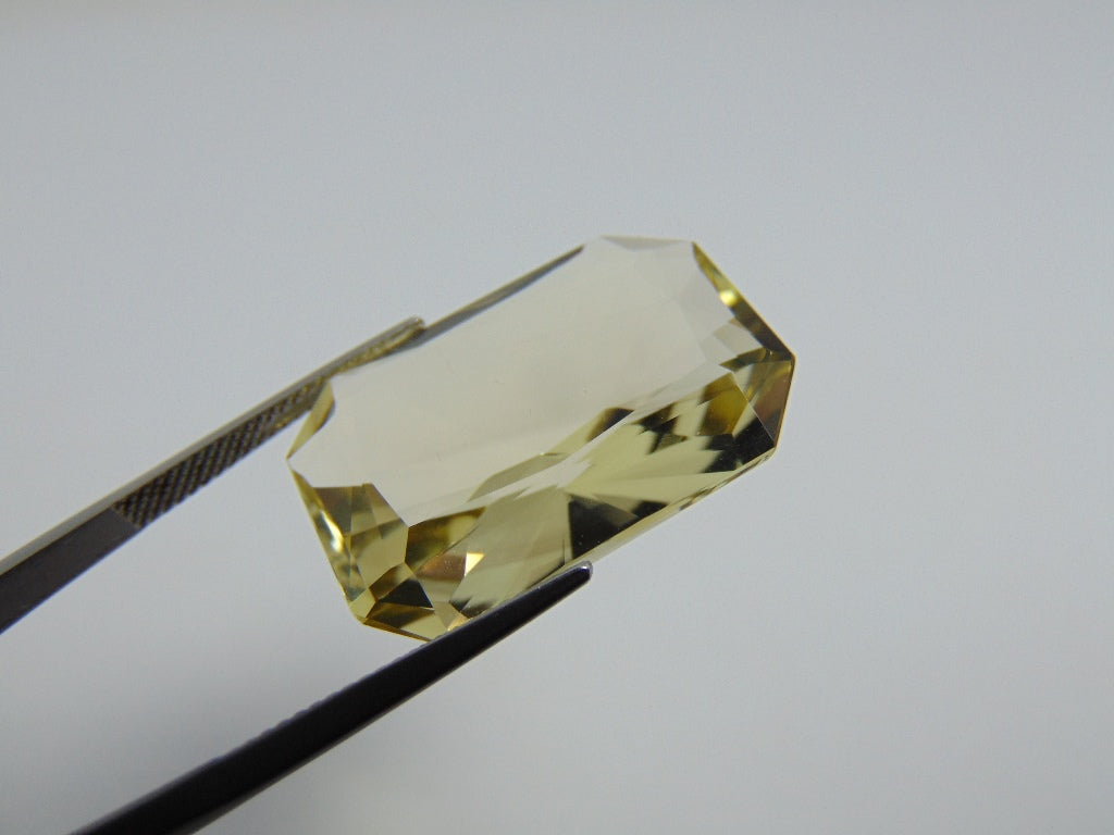 29.40ct Green Gold 25x18mm