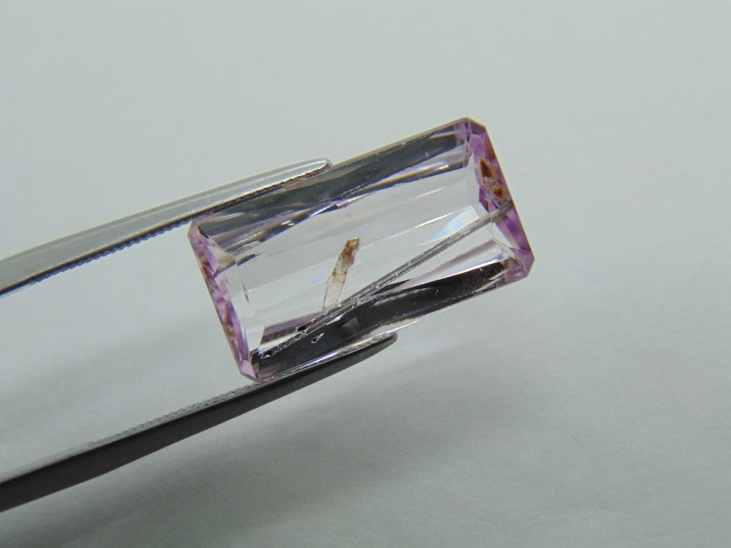 9.25ct Kunzite With Needles 18x10mm