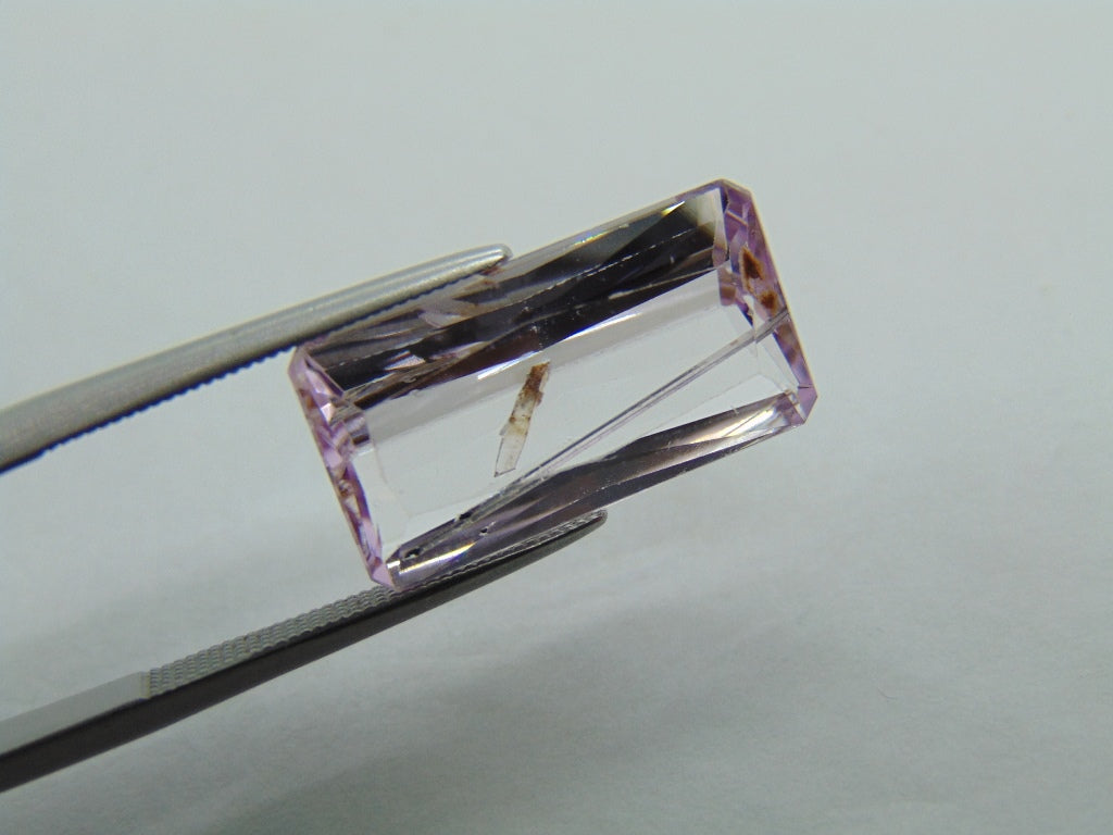 9.25ct Kunzite With Needles 18x10mm