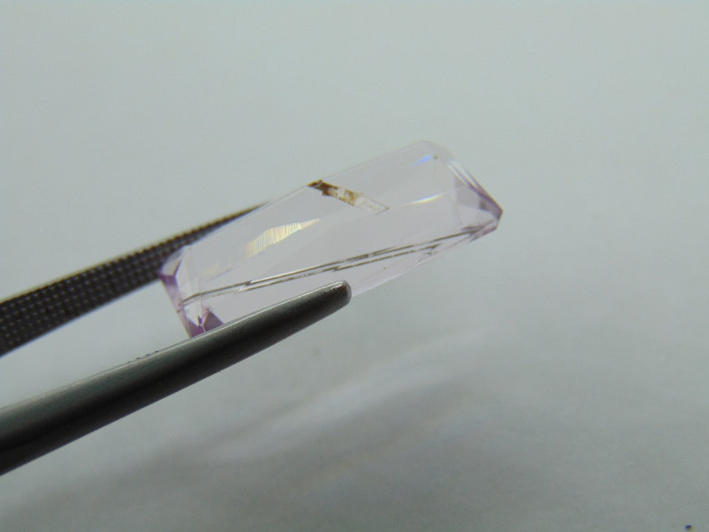 9.25ct Kunzite With Needles 18x10mm