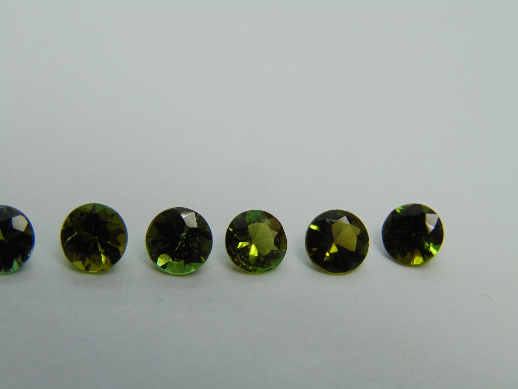 Turmalina calibrada de 3,52 ct 5 mm