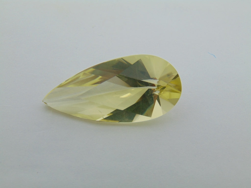 Quartzo de 40,50 cts (ouro verde)