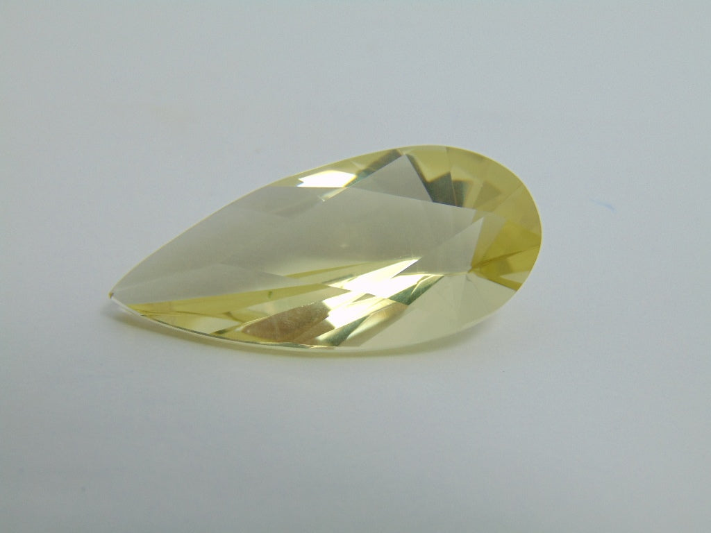 Quartzo de 40,50 cts (ouro verde)