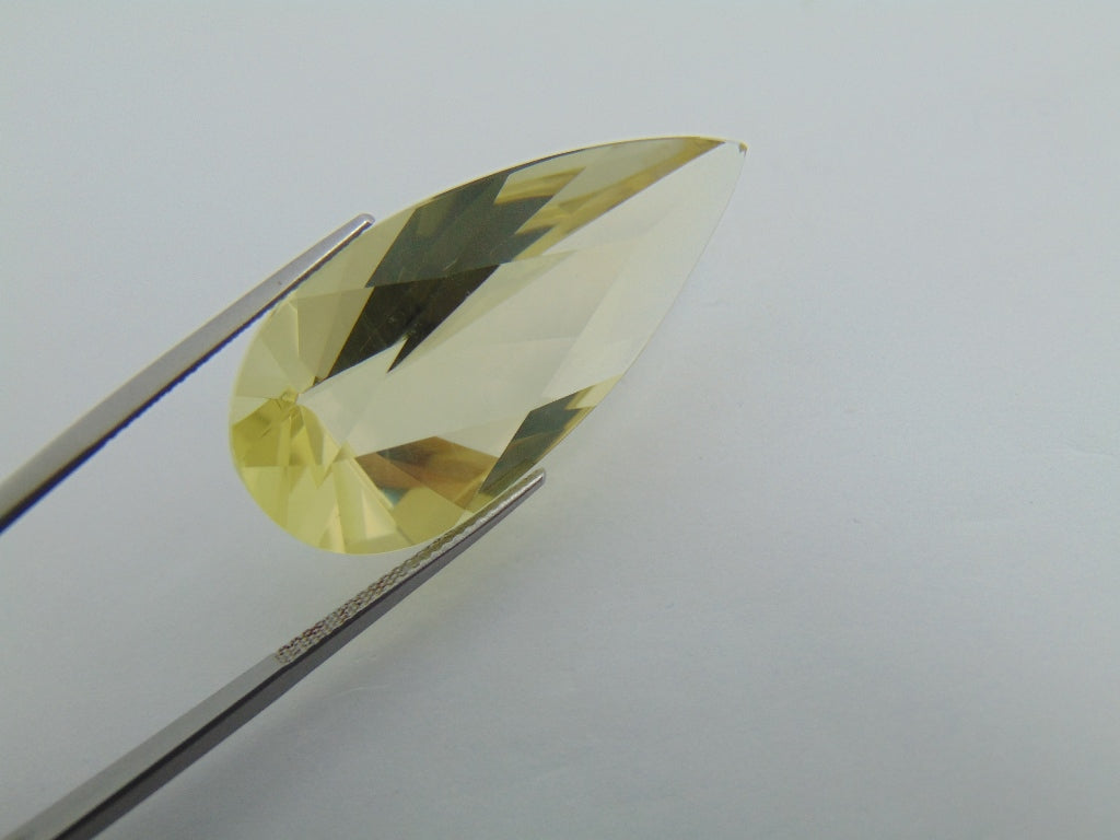 Quartzo de 40,50 cts (ouro verde)