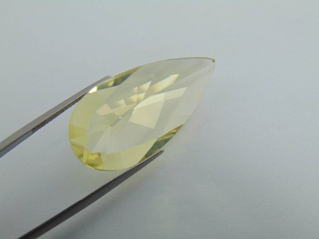 Quartzo de 40,50 cts (ouro verde)