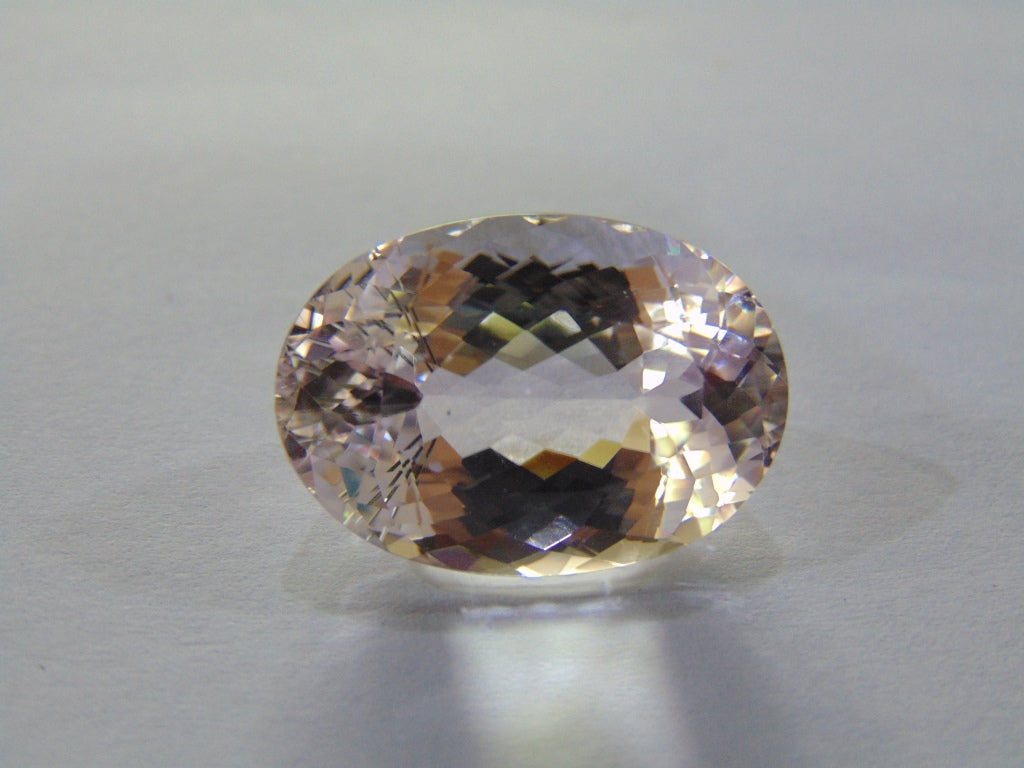 Kunzita 29,50 ct (com agulha)