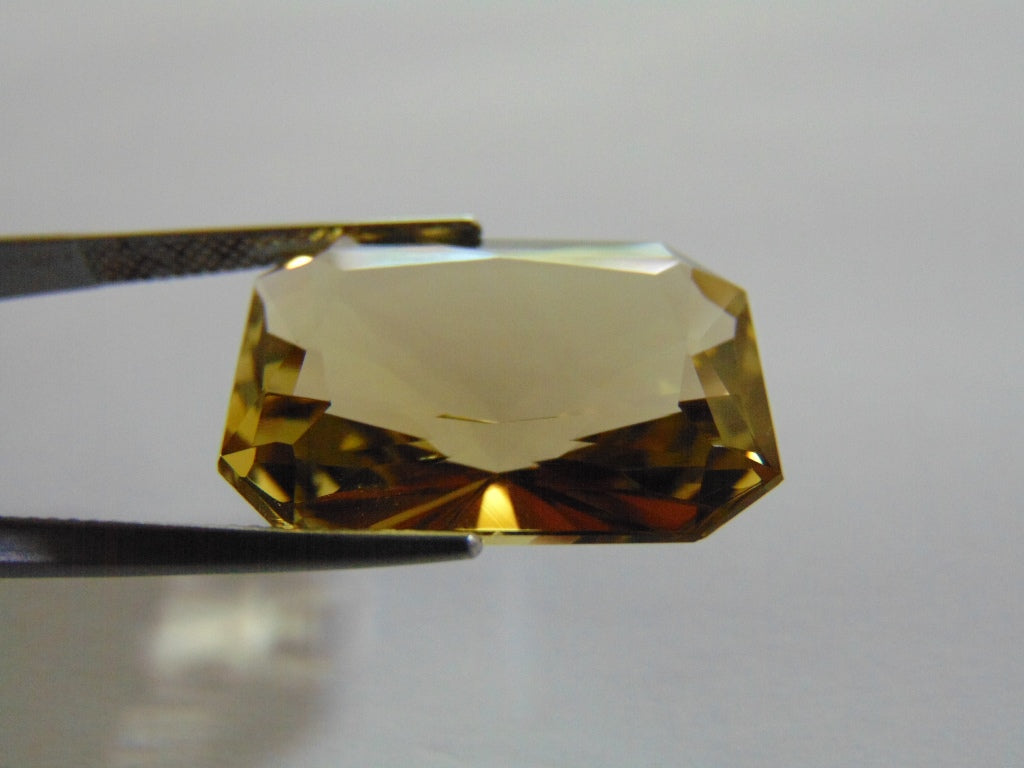 25.30ct Quartz Green Gold 23x17mm