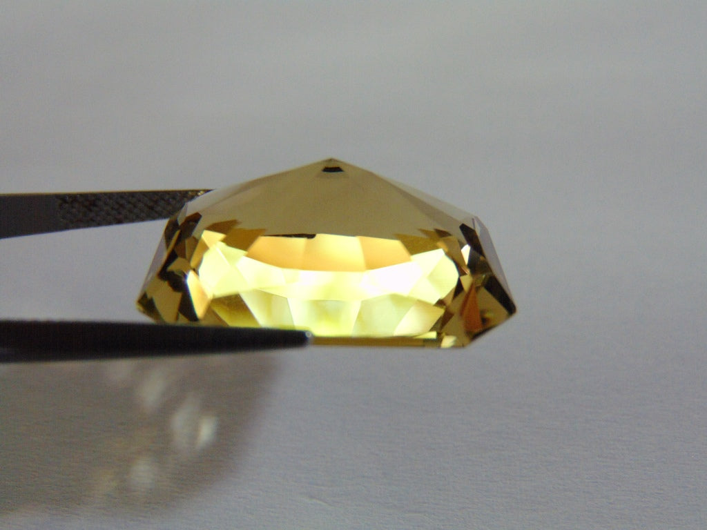 25.30ct Quartz Green Gold 23x17mm